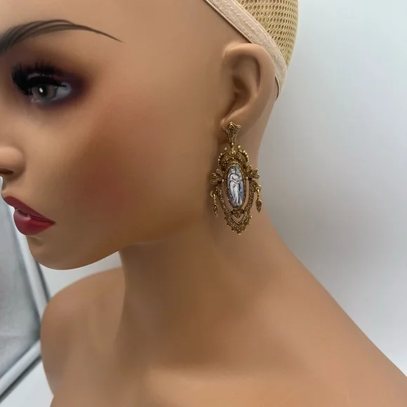 ANTIQUE STYLE IMAGE GOLD STATEMENT EARRINGS - Picture 5 of 6